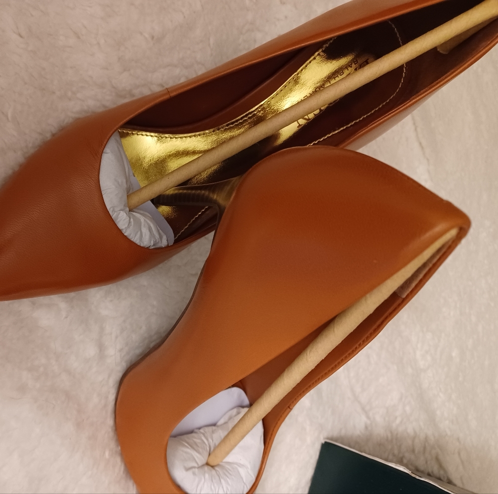 Shoes - Picture 3 of 9